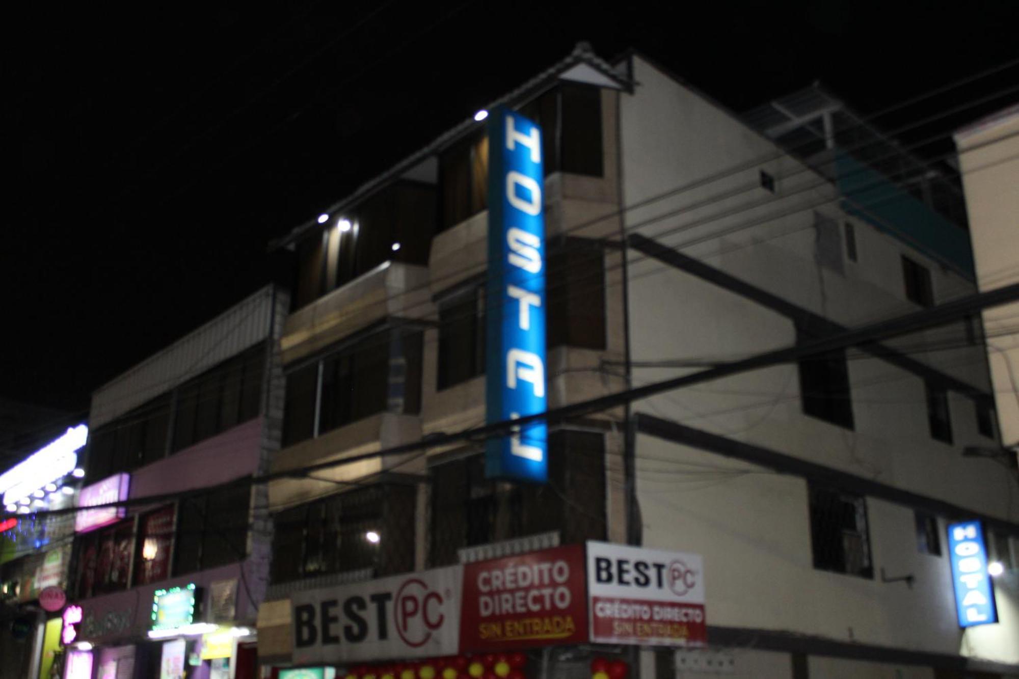 Julius Hostal, Desde Las 14 Horas Hasta 12 Del Mediodia Quito Kültér fotó