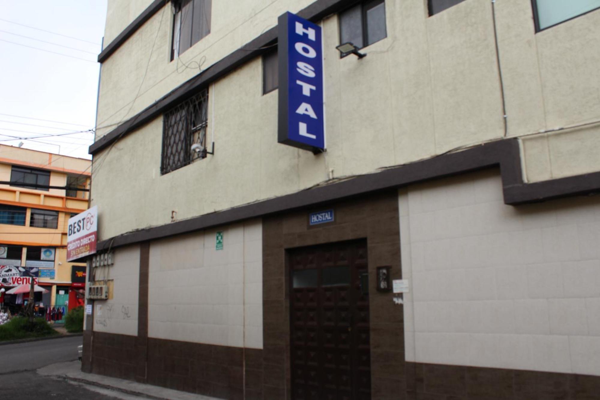 Julius Hostal, Desde Las 14 Horas Hasta 12 Del Mediodia Quito Kültér fotó